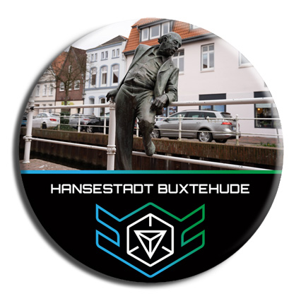 Flethenkieker - Die Skulptur wurde von Carsten Eggers in 1989 erschaffen. Sie zeigt keinen wirklichen Fleetenkieker, eher einen Glücksbringer, welcher als Fotomotiv gern genutzt wird.